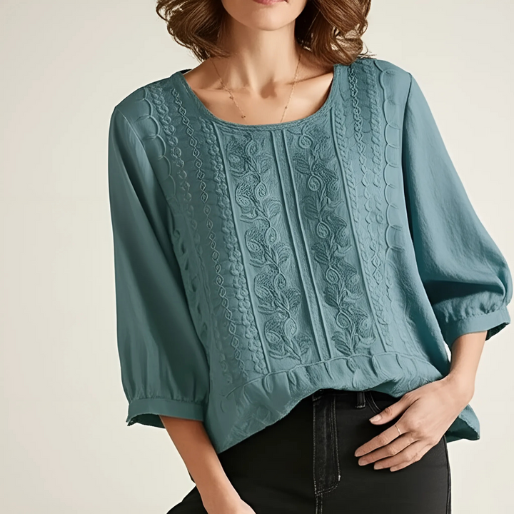 Clarisse | Zomers geborduurd linnenblouse